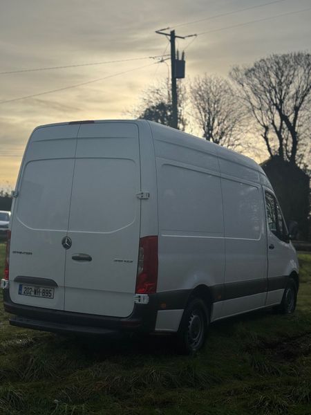 Mercedes-Benz Sprinter 2020 373922719