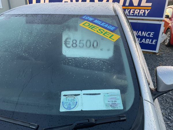 2014 TOYOTA AURIS LUNA 1.4 D4D LOW KMS 373931286