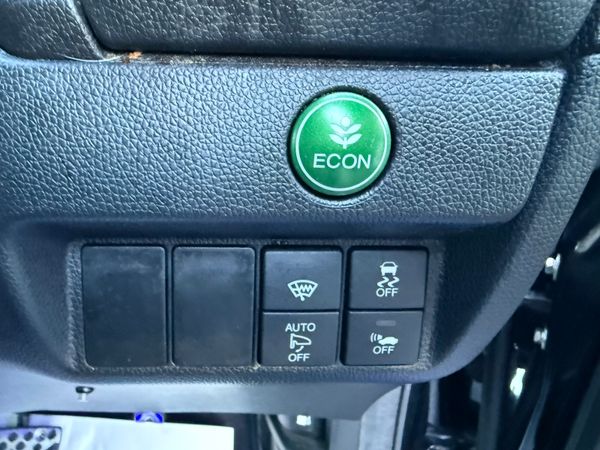 2017 Honda JAZZ/FIT 1.5 Hybrid auto, Sport Specs 373933194