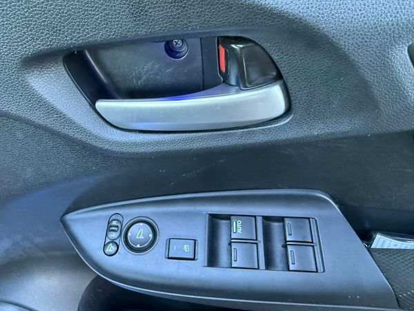 2017 Honda FIT 1.5 Hybrid automatic, Sport Specs 373933827