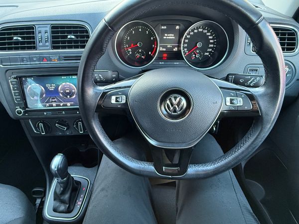 Volkswagen Polo 2016 automatic 373957761