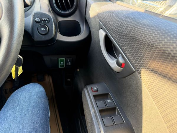 2013 Honda Fit Hybrid 373968369