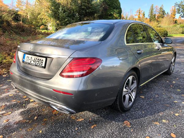 MERCEDES E-220 AVANTGARDE 373975310