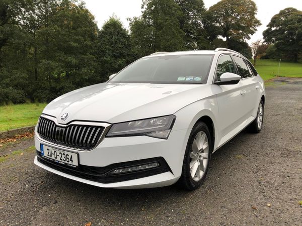 Skoda superb Estate in Glacier white 373975429