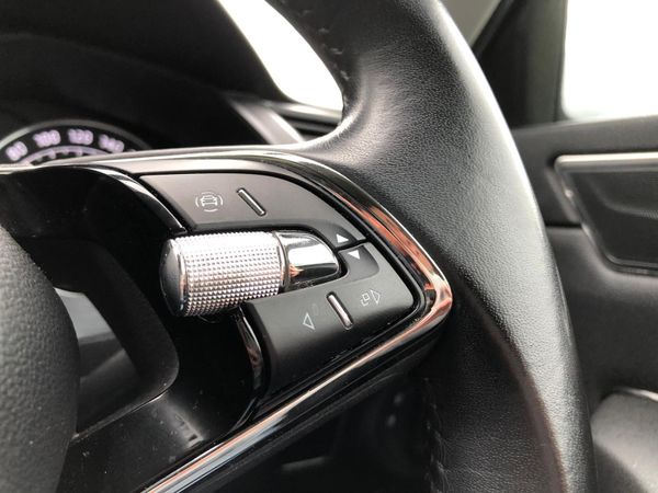 Skoda superb Estate in Glacier white 373975423