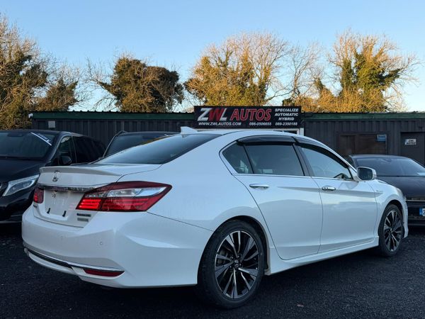 17 Honda Accord 2.0 hybrid auto very top spec 373978925