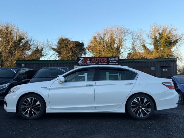 17 Honda Accord 2.0 hybrid auto very top spec 373978929