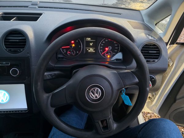 Volkswagen Caddy 2012 373979409