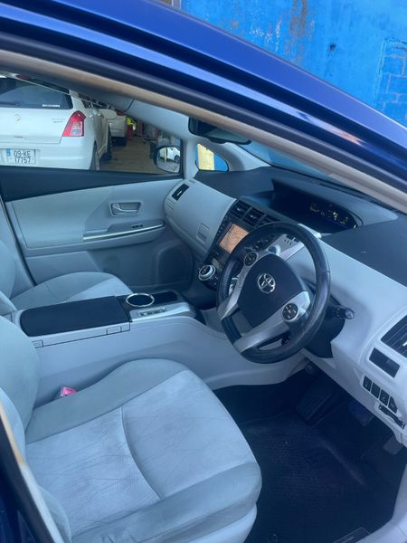 2012 Toyota Prius Hybrid Auto / 7 seater 373987561