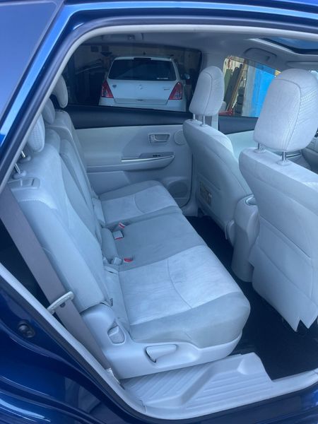 2012 Toyota Prius Hybrid Auto / 7 seater 373987562