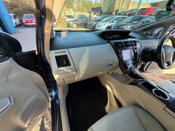 2012 Toyota Prius Hybrid Auto / 7 seater 373988457