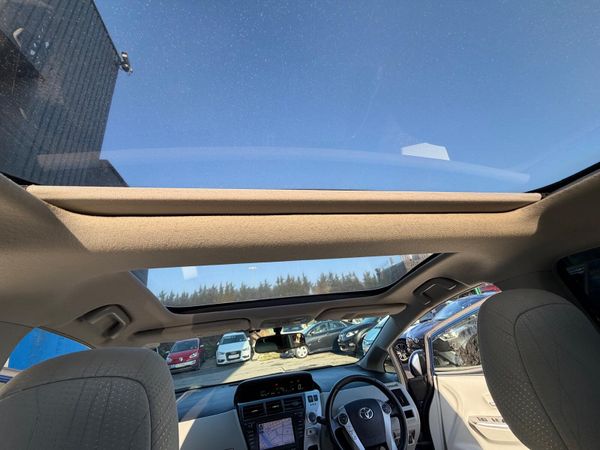 2012 Toyota Prius Hybrid Auto / 7 seater 373988459