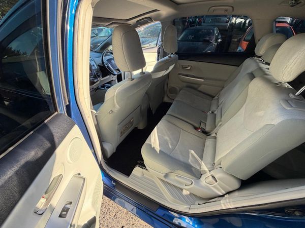 2012 Toyota Prius Hybrid Auto / 7 seater 373988460