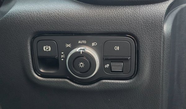 2026 Vito 119 Select - Silver Metallic - Top Spec 373980605