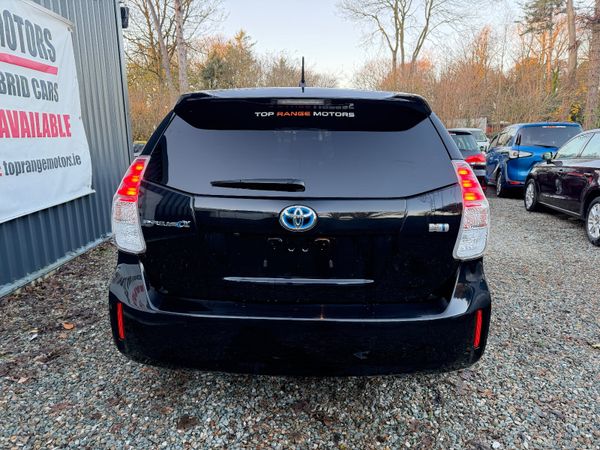 Toyota Prius 7 seater 373994184
