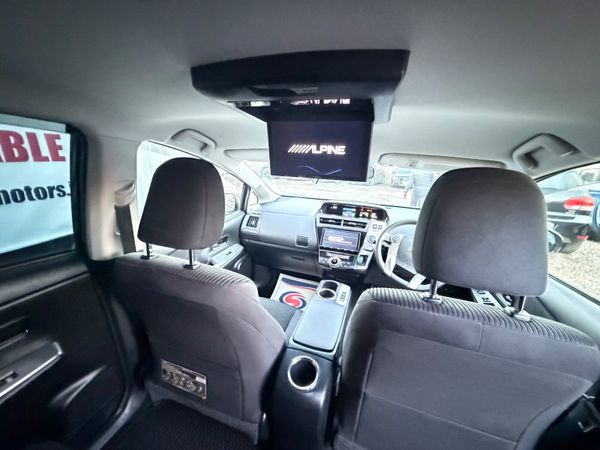 Toyota Prius 7 seater 373994189