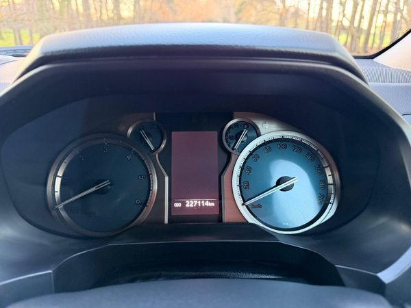 Toyota Land Cruiser LWB 2.8 Diesel 373998026