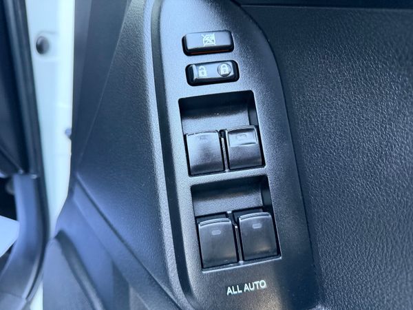 Toyota Land Cruiser LWB 2.8 Diesel 373998029