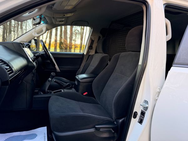 Toyota Land Cruiser LWB 2.8 Diesel 373998043