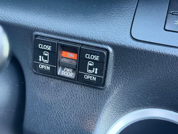 Toyota Sienta 2016 373993648