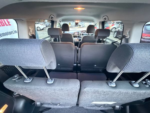 Toyota Sienta 2016 373993662