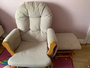 Smyths nursing online chair