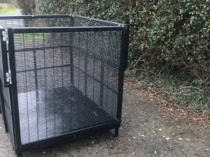 Dog cages hotsell done deal