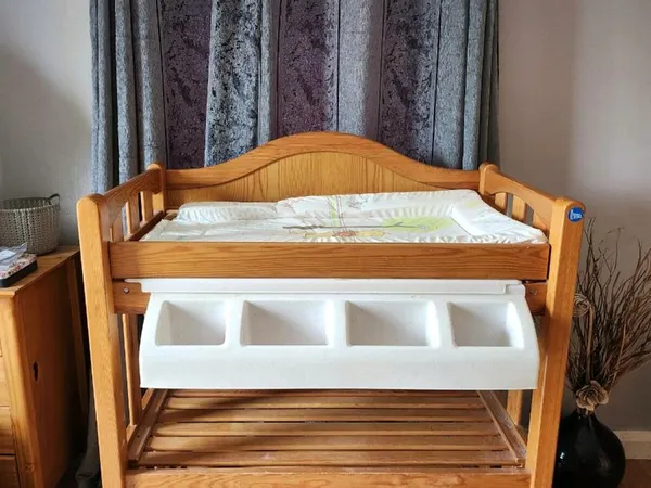 Mamas and papas store changing table with bath