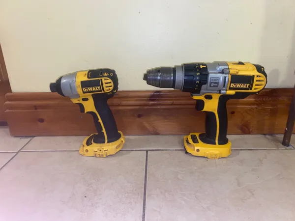 Dewalt dc100ka best sale