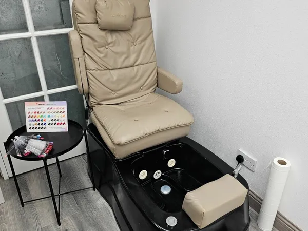 Pedicure chair on sale second hand