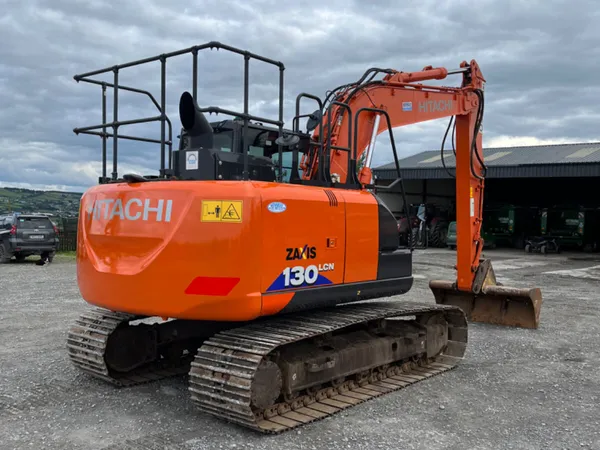 130 Hitachi-zx130-hero-image.jpg