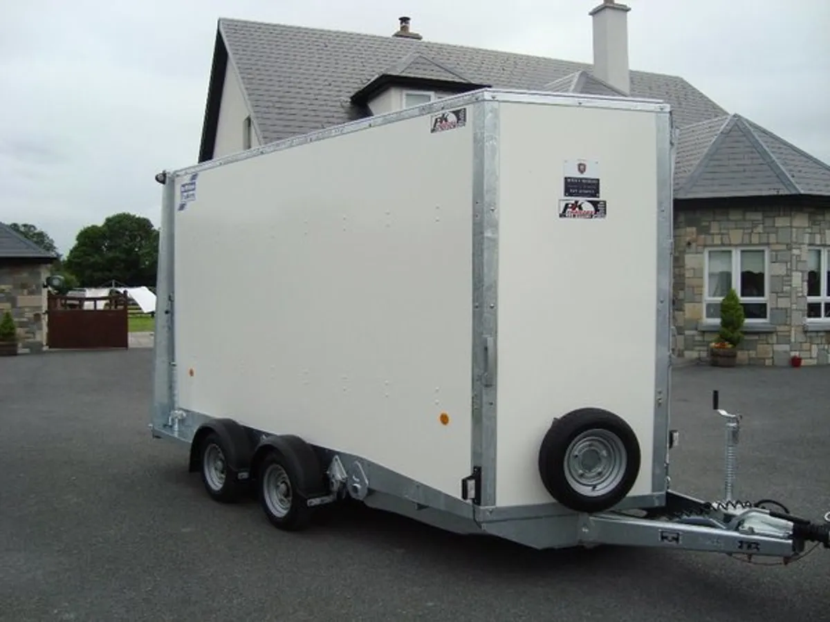 PKS-IFOR WILLIAMS BOX VAN - Image 1