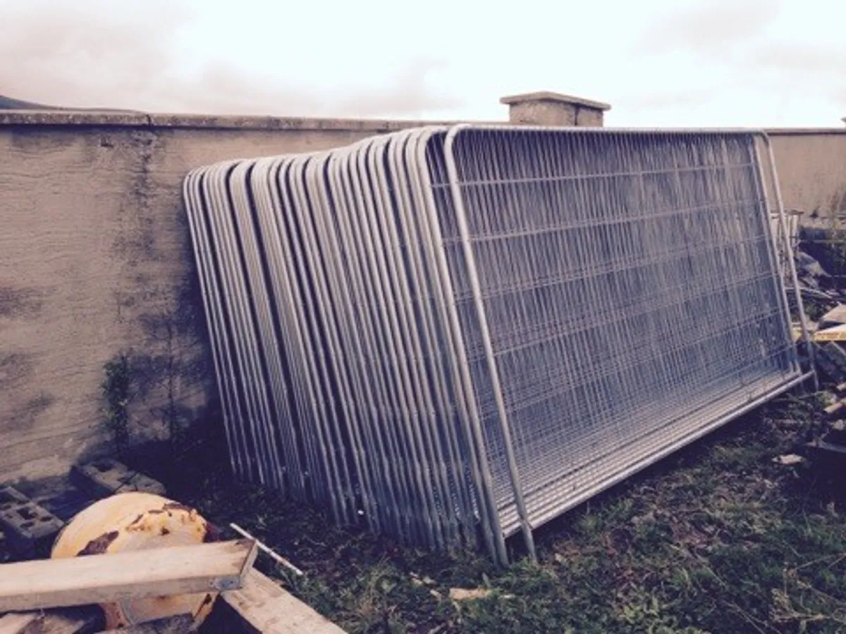 sale or hire of harris fencing €40 each - Image 2