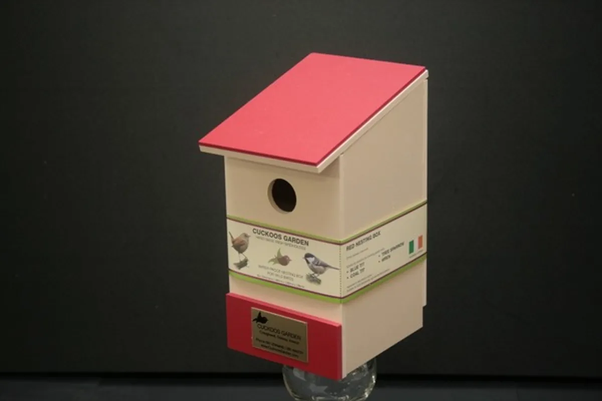 NESTING BOX ( BIRD BOX)