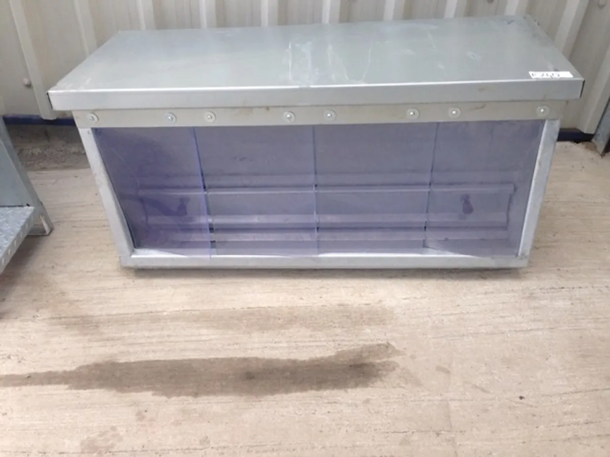 4ft 8ft calf aid lib creep feeder with bird flaps - Image 2