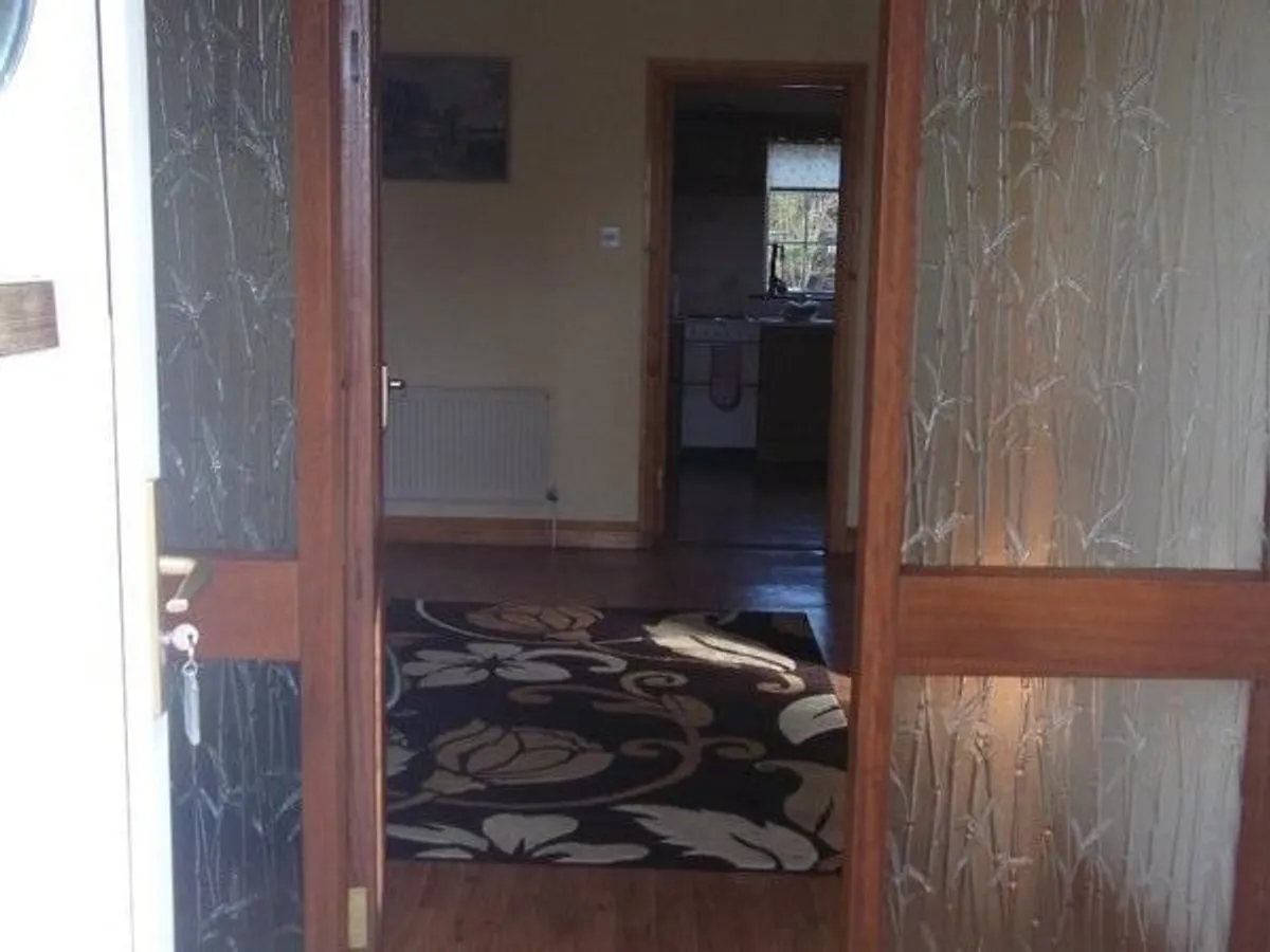Self-Catering 3 Bedroom Bungalow - Image 2