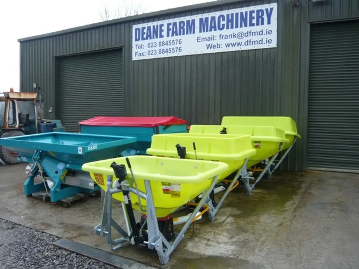 Rocha Fertiliser Spreaders - Image 1