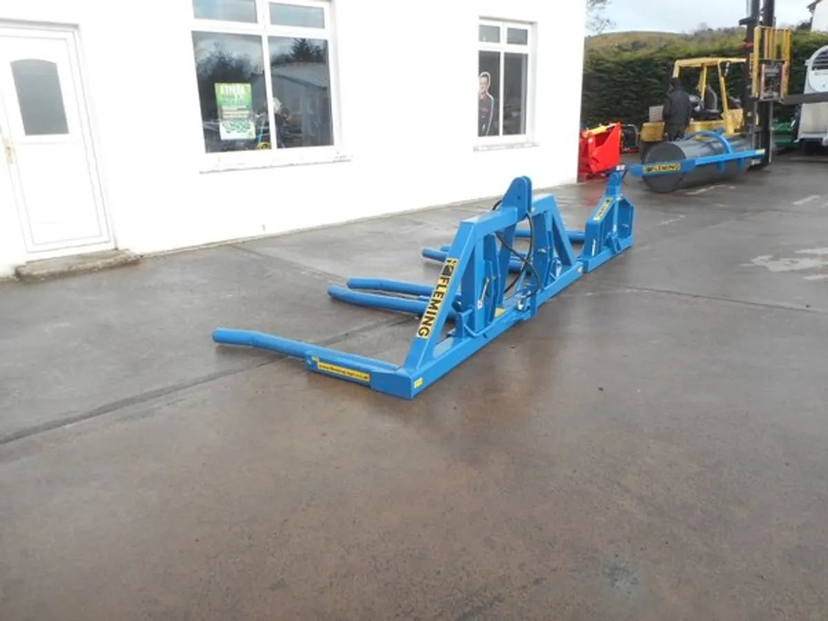 Fleming Single and Double Bale Lifters - Image 2