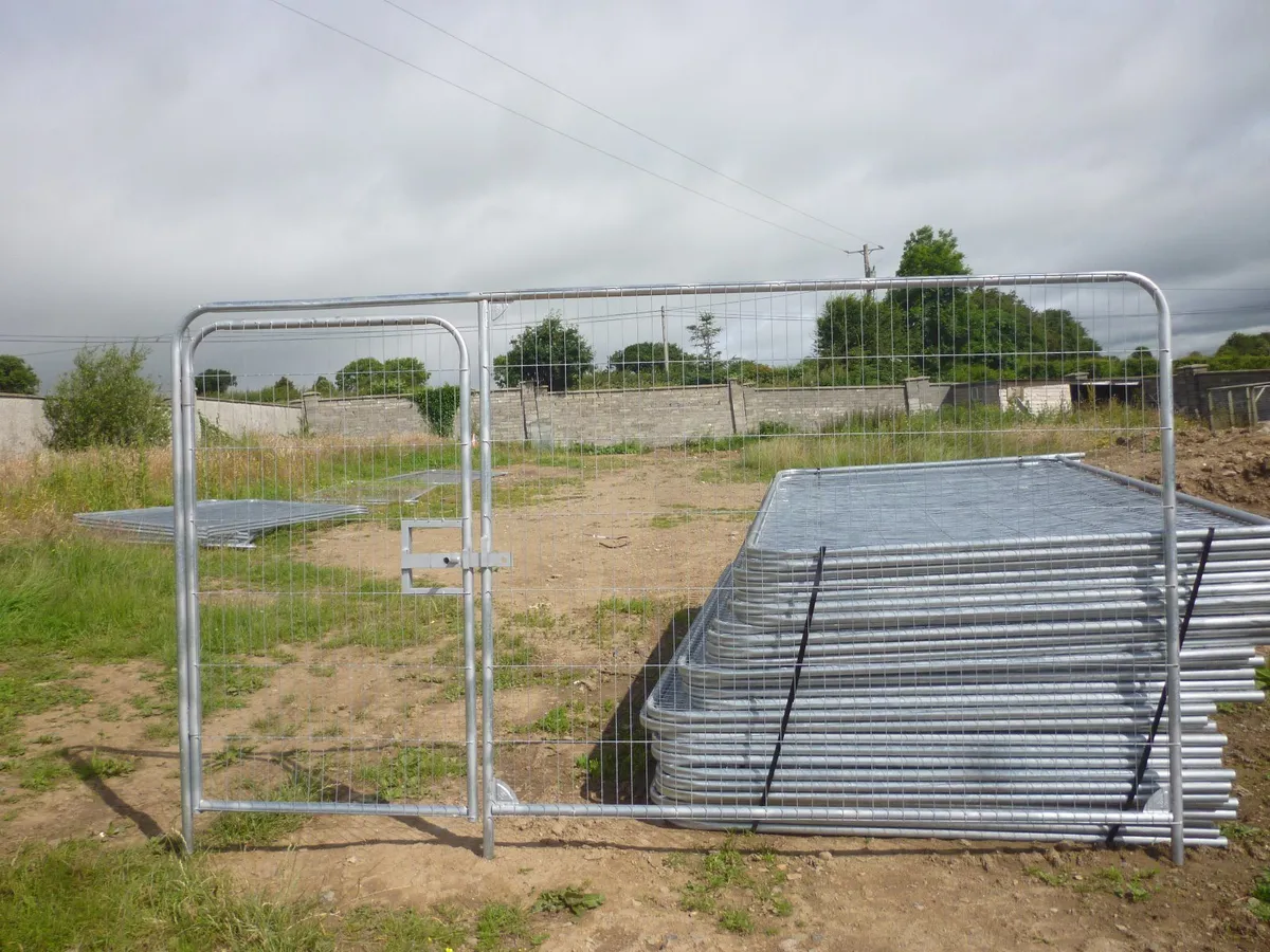 sale or hire of harris fencing €40 each - Image 1