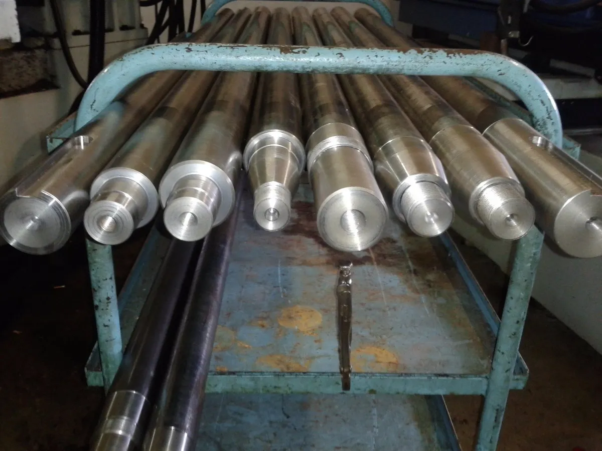 Baler rollers End of season , prices reduced - Image 4