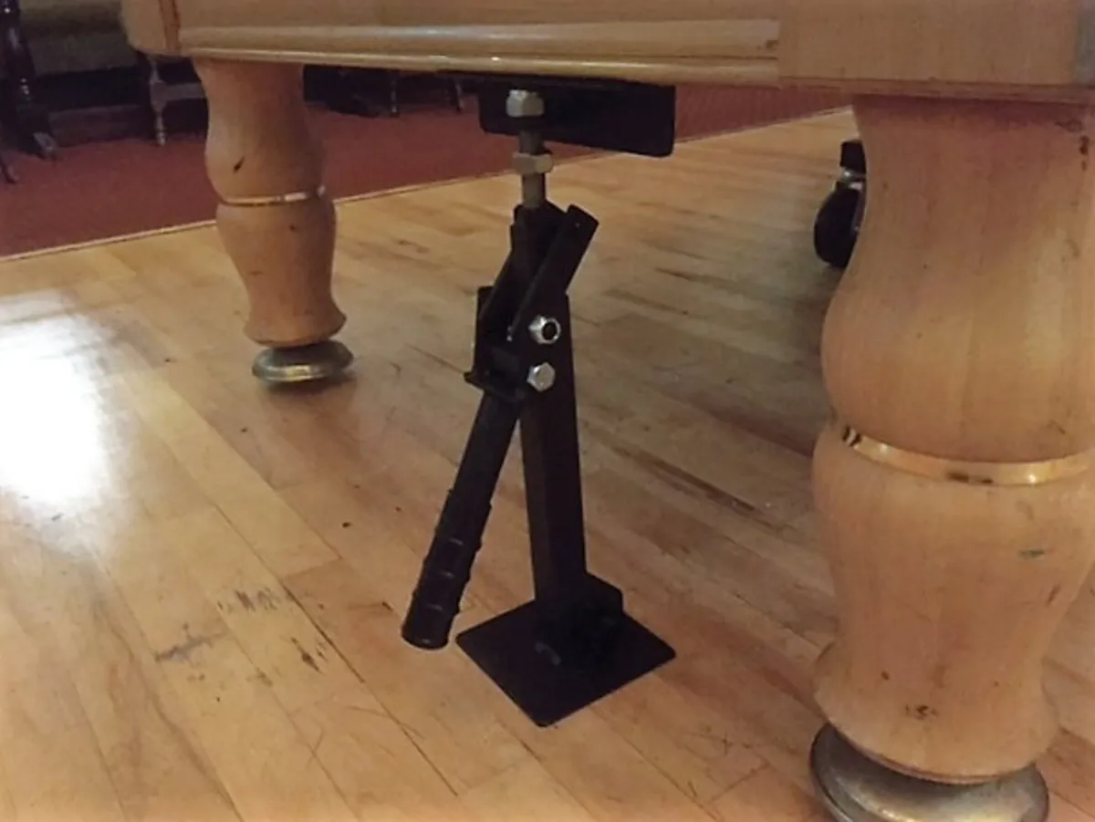 Pool Table  Jack.  Lifter / leveller - Image 1