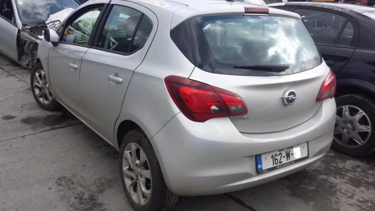 Corsa Opel 2015 - Image 2