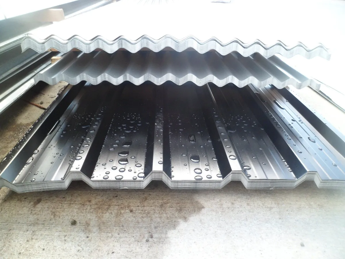 Roof cladding/ sheeting  in polyester coating. - Image 1