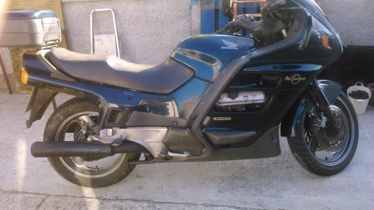 Breaking 1994 Honda pan European