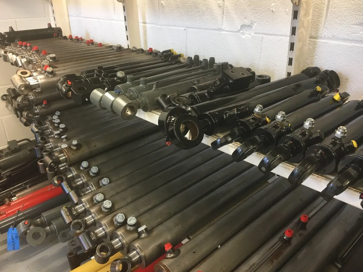 **HYDRAULIC CYLINDERS / RAM / Tipping Rams -NEW** - Image 3