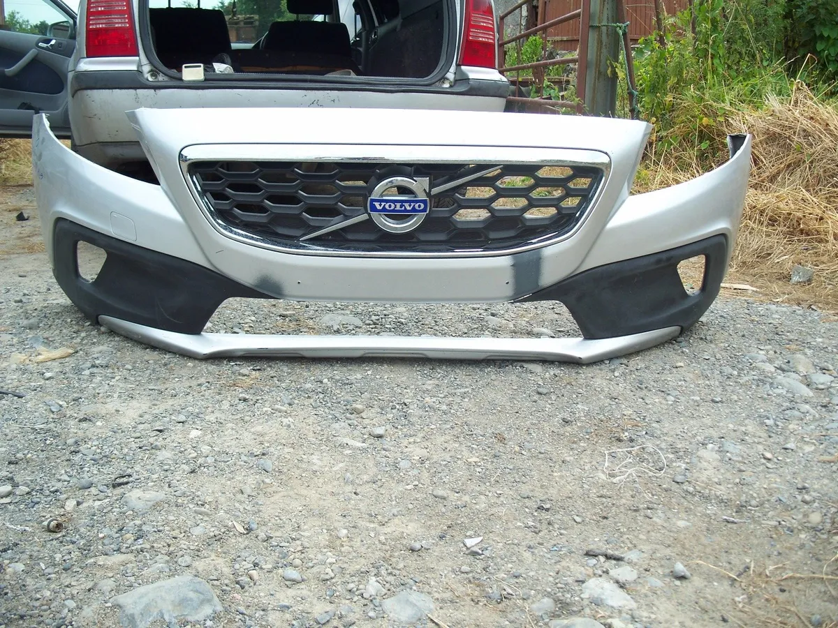 Volvo & Land Rover Bumpers & Parts - Image 3