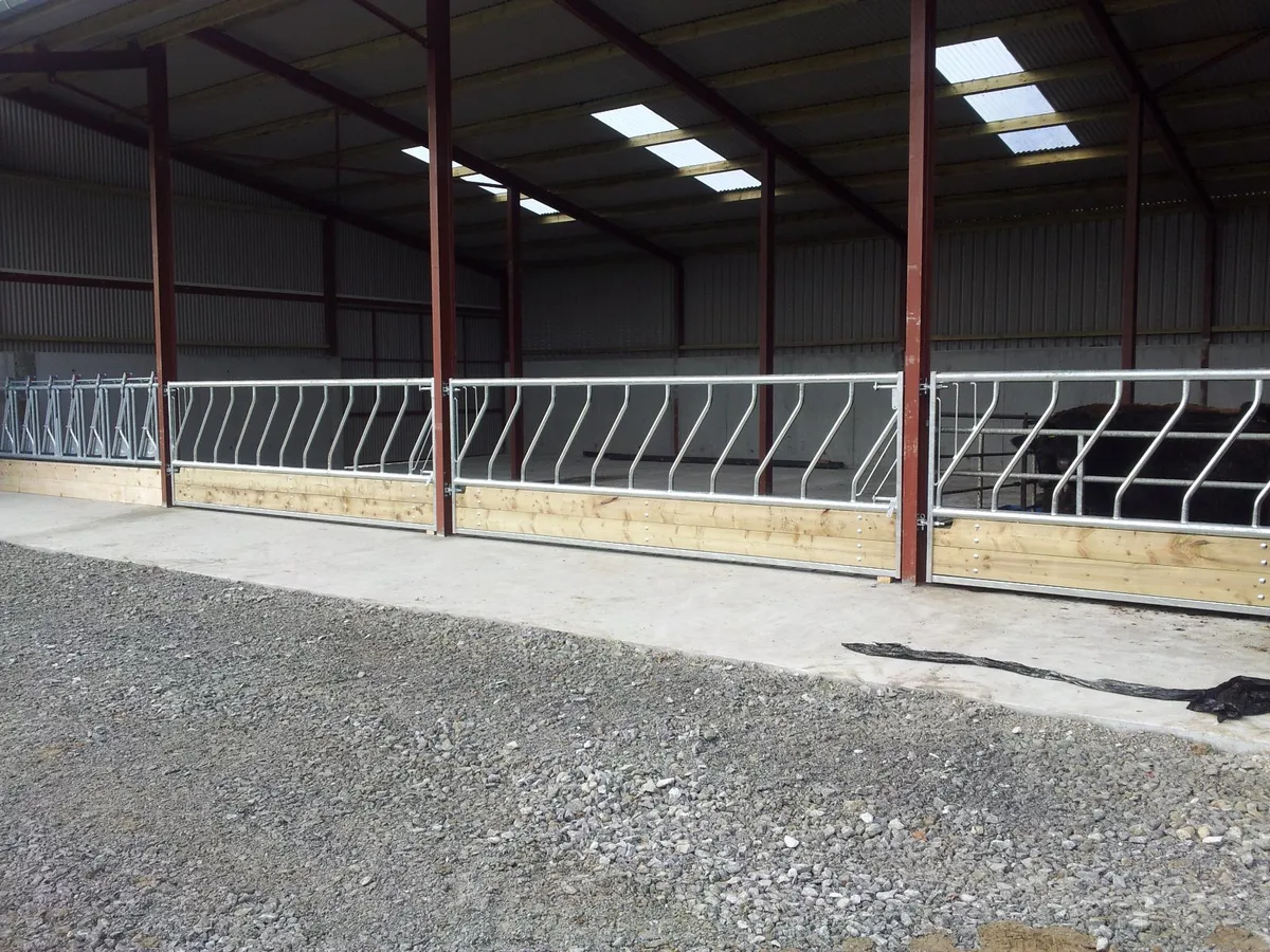 CATTLE SLATS / CUBICLES / FEED BARRIER / MATS - Image 4