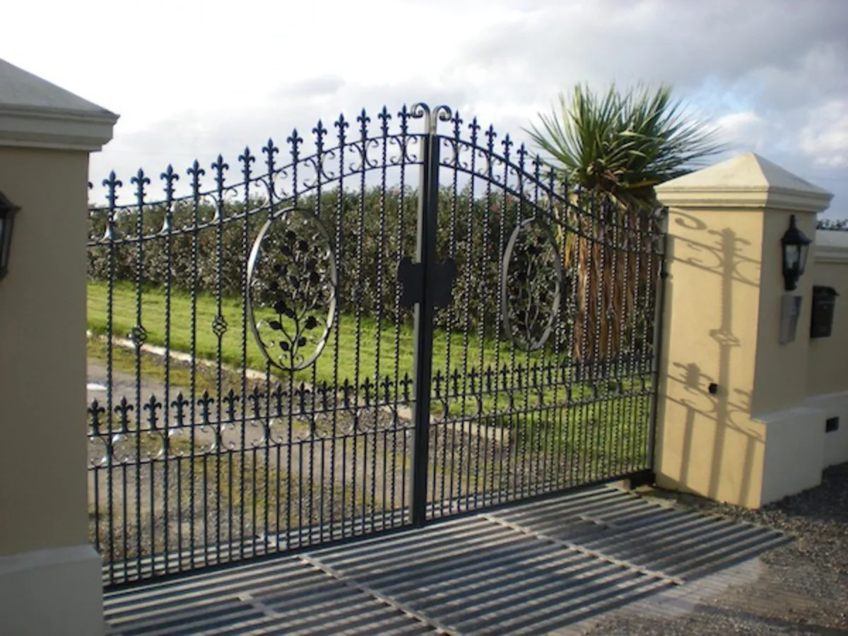 Gates,railings and stairs - Image 1