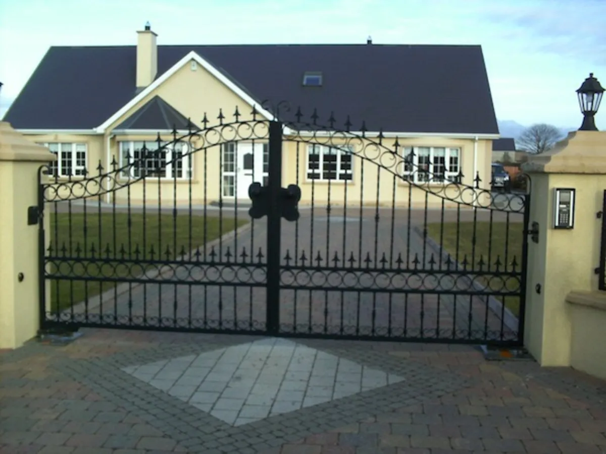 Gates,railings and stairs - Image 4