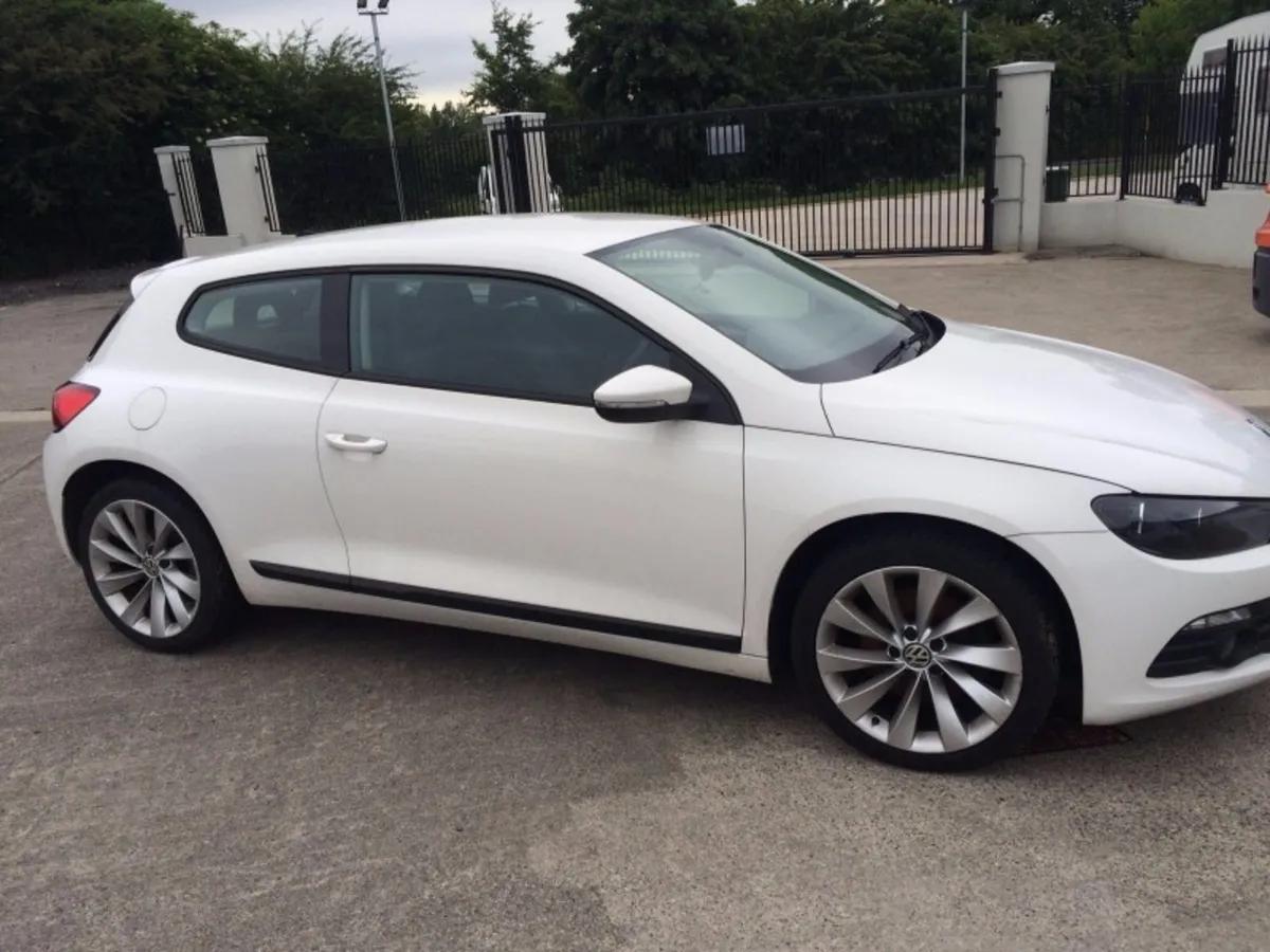 Scirocco Volkswagen 2010 - Image 2